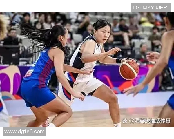 中国台北女篮与菲律宾女篮激战正酣争夺亚洲篮球赛重要胜利